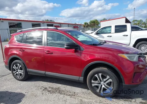 2018 Toyota Rav4 Le z USA, uszkodzony, nr VIN 2T3ZFREV4JW499834